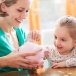Kaip vaiką nuo mažens mokinti finansinių įpročių?