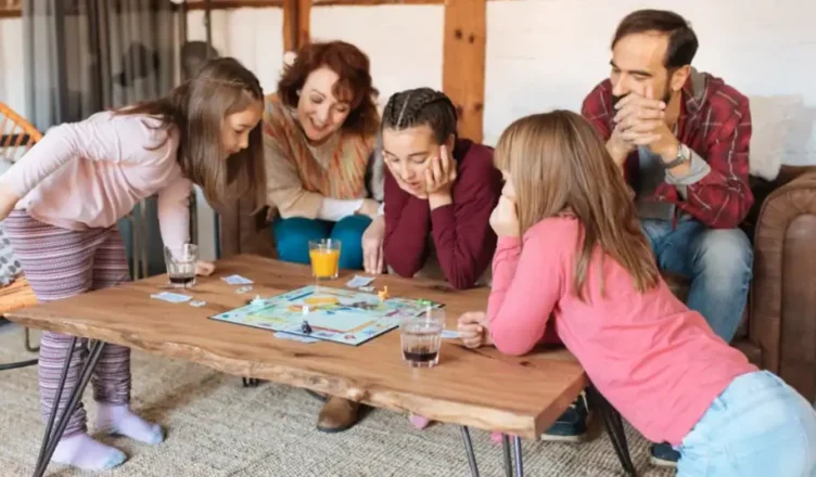 stalo-zaidimai-seimai